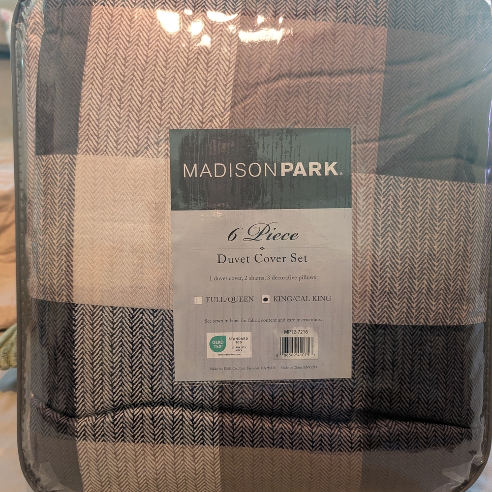 Madison Park Herringbone Duvet Cover Set - Black and Tan